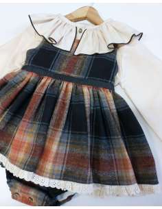 Ranita Julia Cuadros (sin blusa)