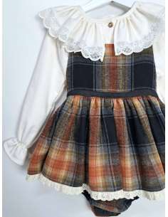 Ranita Julia Cuadros (sin blusa) 2