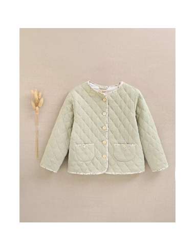 Chaqueta de niña acolchada en verde con bolsillos