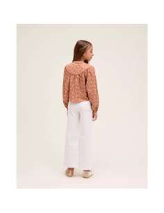 Blusa de niña naranja con estampado de hojas 2