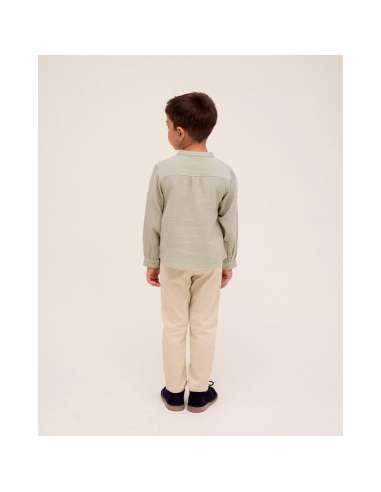 Camisa de niño de muselina verde con cuello mao