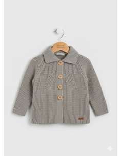 ABRIGO CUELLO VUELTO Y BOTONES